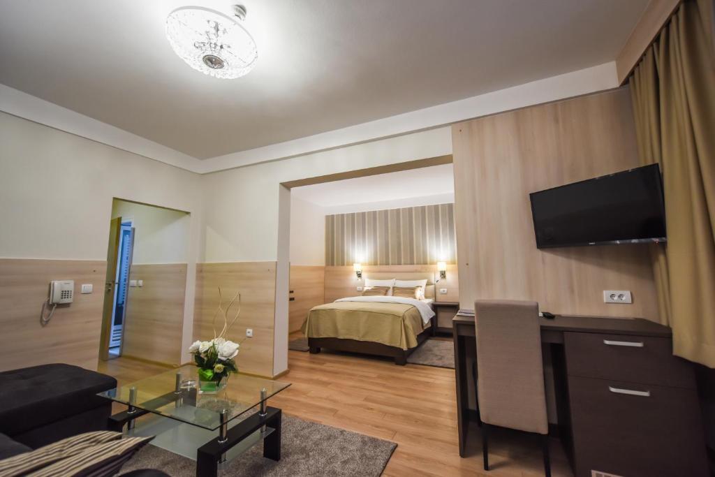 Hotel Pozega Exterior photo