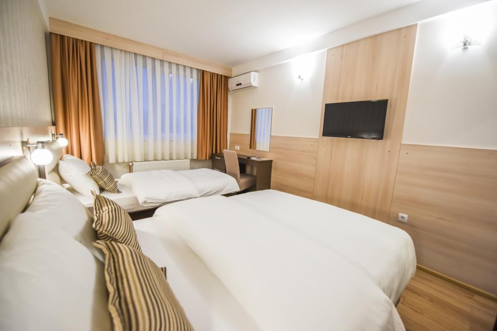 Hotel Pozega Exterior photo